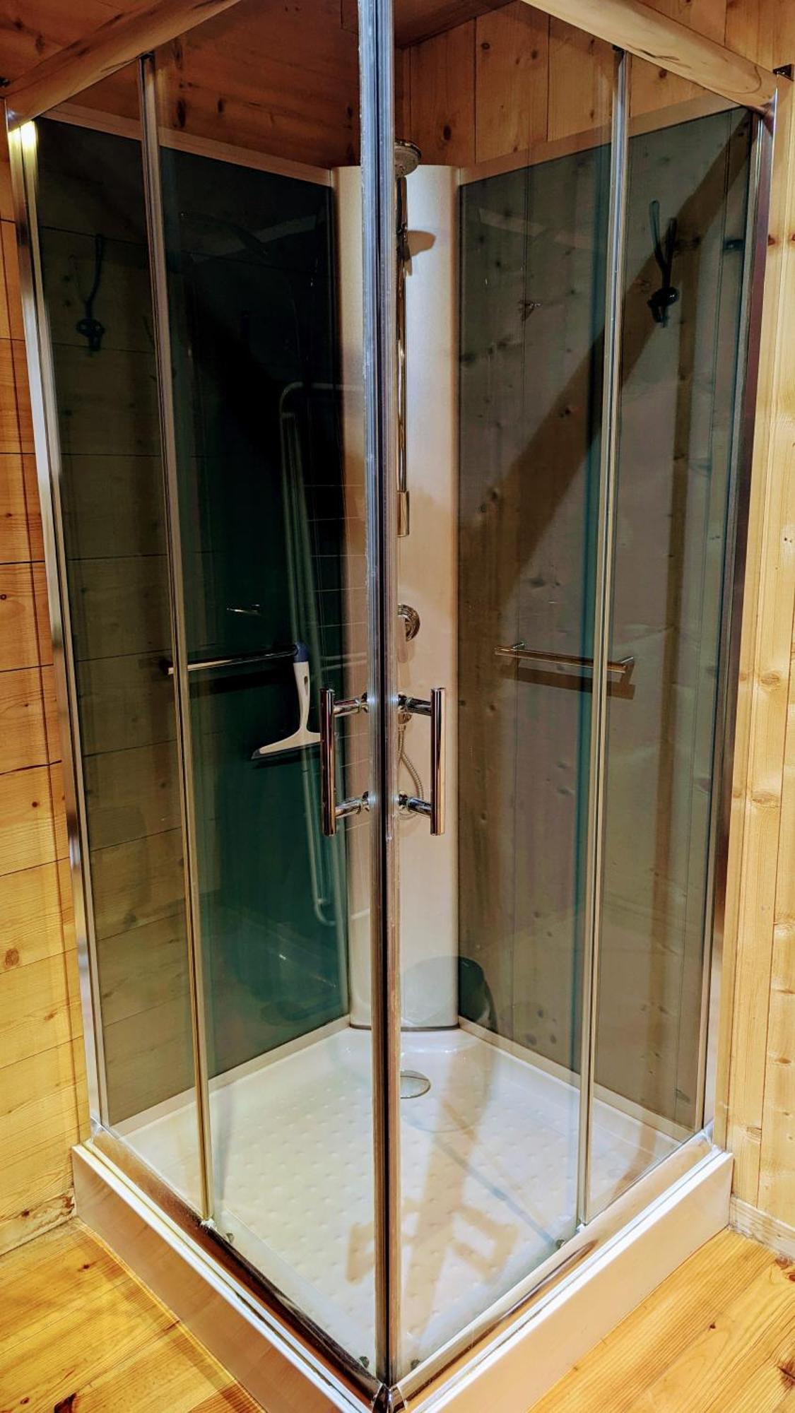 Cabanes Et Lodges Du Belvedere Serrieres-sur-Ain Exterior foto